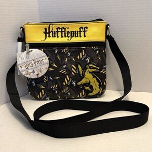 Harry Potter Crossbody Loungefly Shoulder Bag Purse Yellow and Blk New With Tags